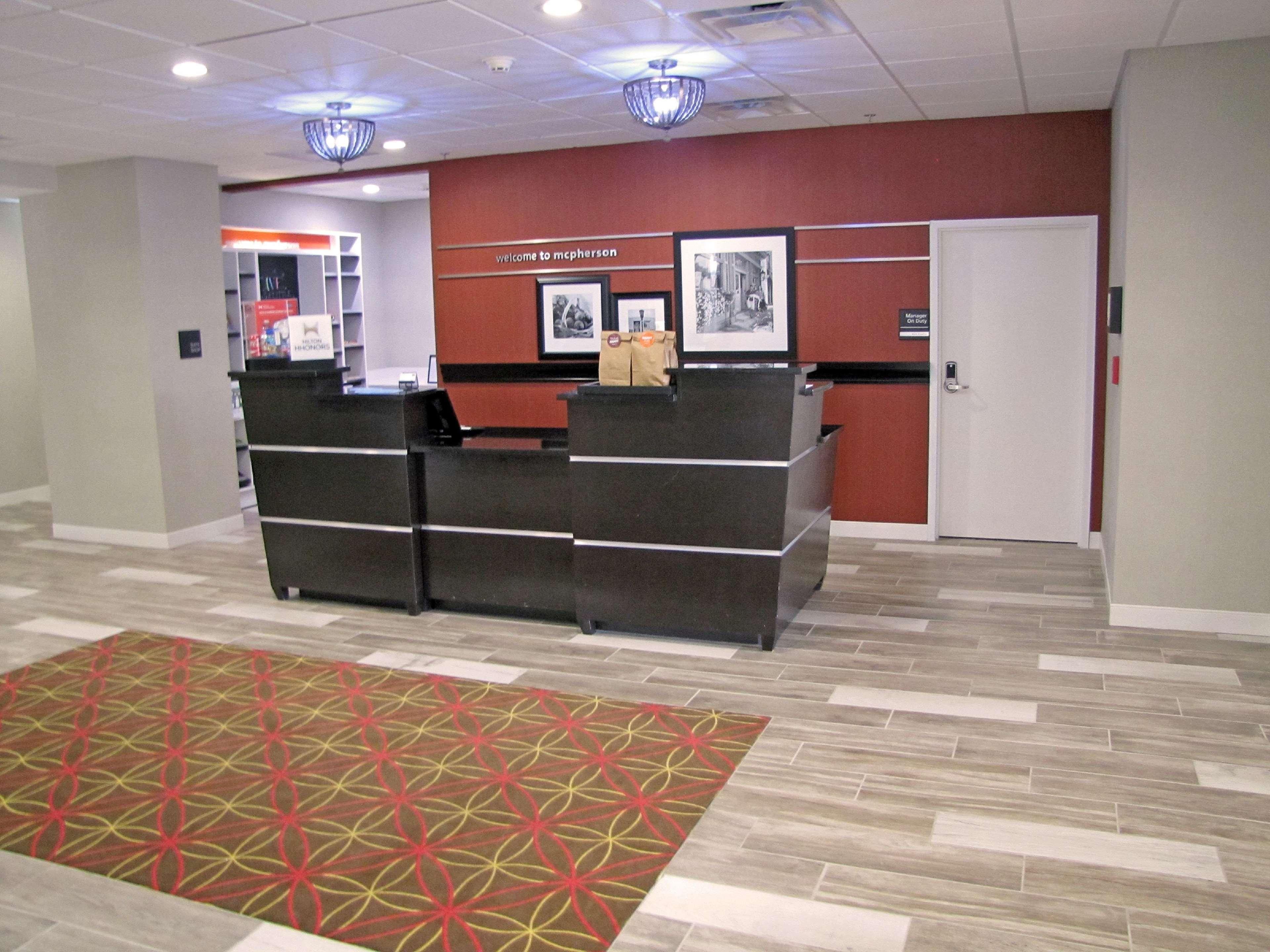 Hampton Inn Mcpherson McPherson Exterior foto